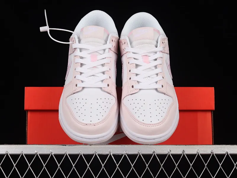All Categories Nk SB Dunk Series Nk SB Dunk Low Low-top sneakers Cost-effective version Nk Dunk Low "Pink Paisley" Sakura pink SB low-top sports and leisure sneakers FD1449-100